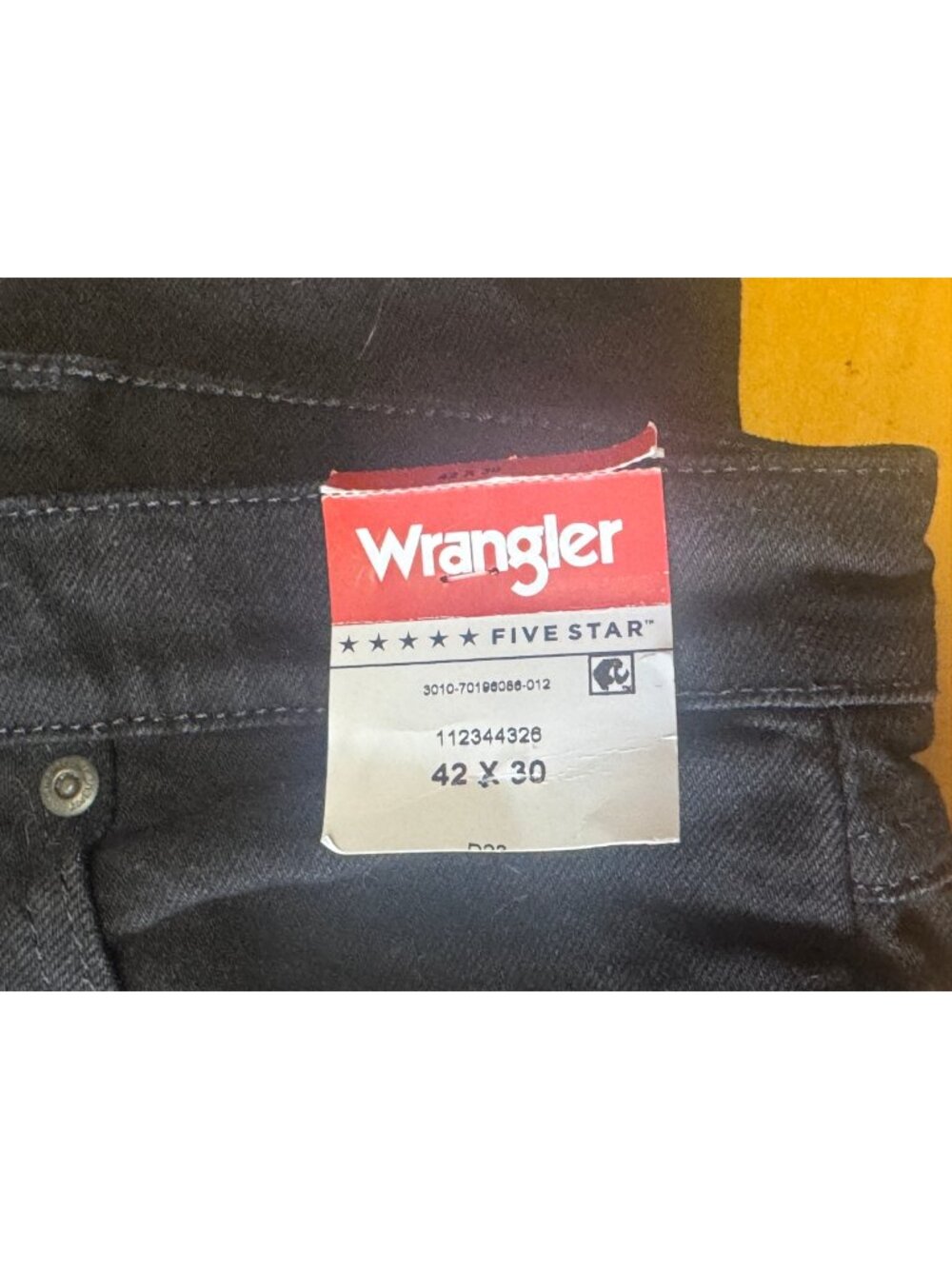 NWT Wrangler Denim Jeans 42 x 30 Men's